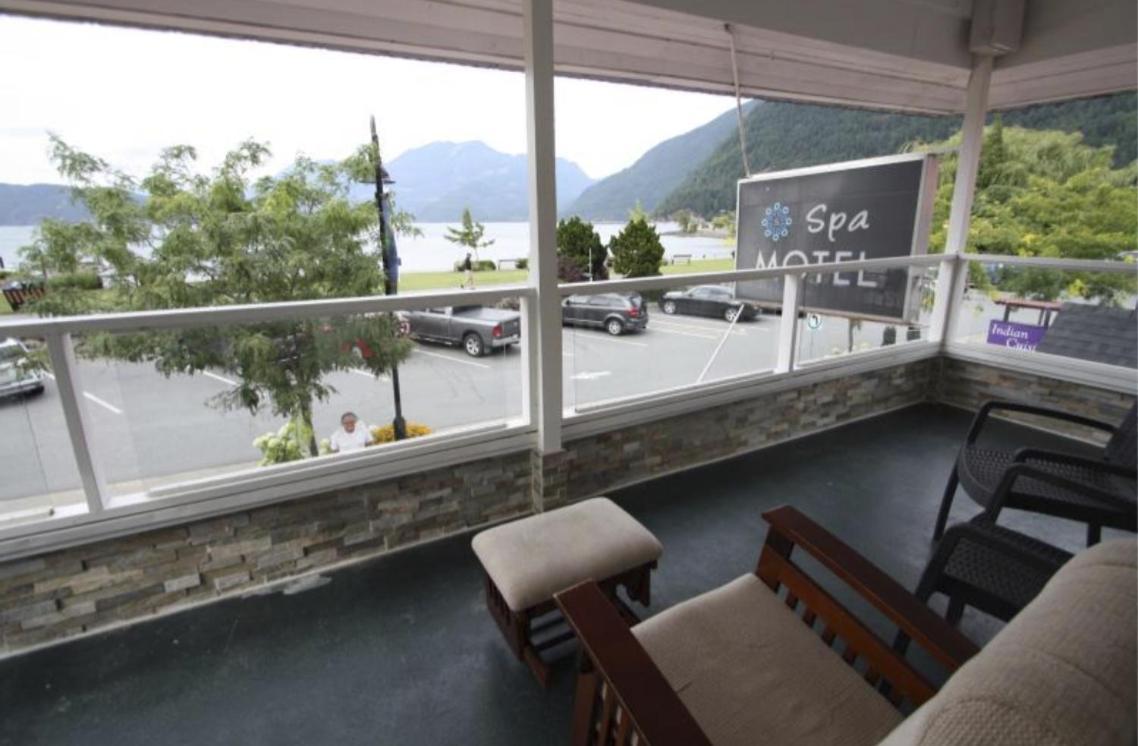 Harrison Spa Motel Harrison Hot Springs Extérieur photo