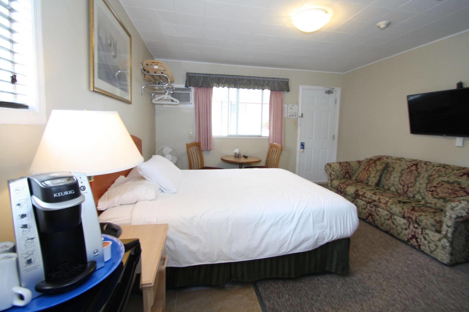 Harrison Spa Motel Harrison Hot Springs Extérieur photo