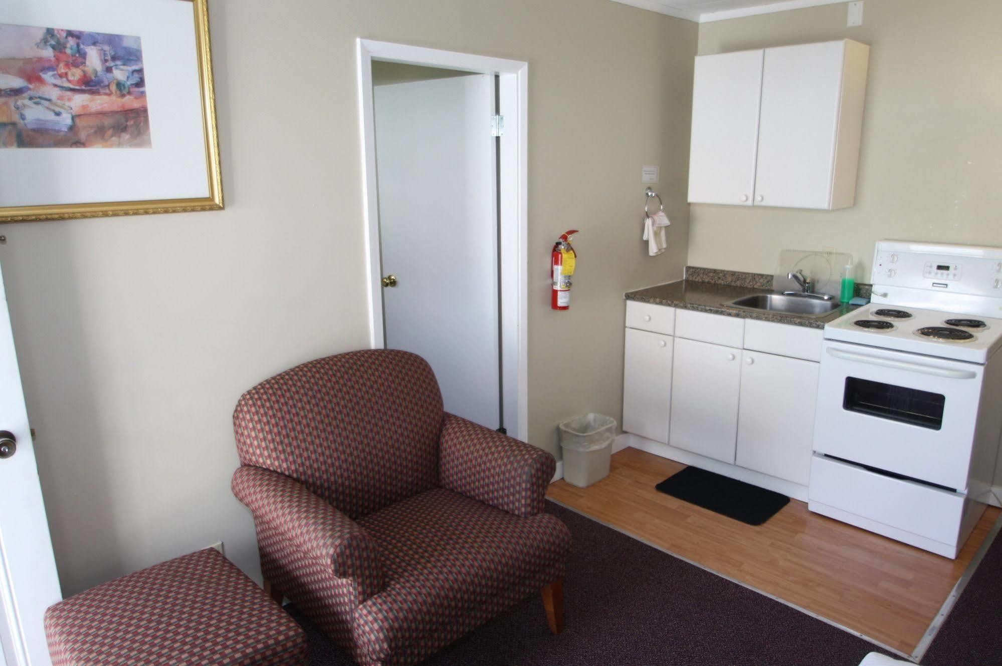 Harrison Spa Motel Harrison Hot Springs Extérieur photo