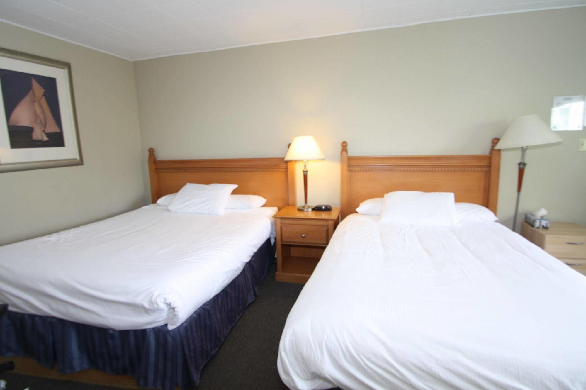 Harrison Spa Motel Harrison Hot Springs Extérieur photo